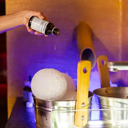 Hi - Wellness & Adults Only