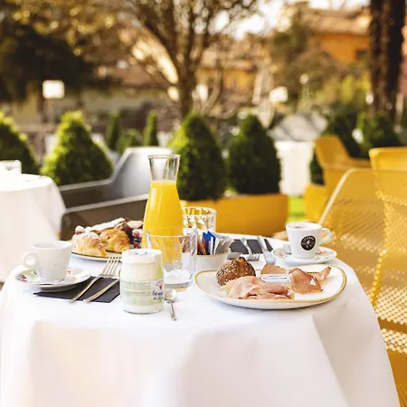 Ξενοδοχείο Hi - Wellness & Adults Only 4*