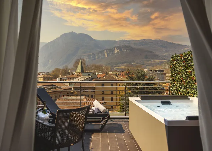 Hi - Wellness & Adults Only Szálloda 4*