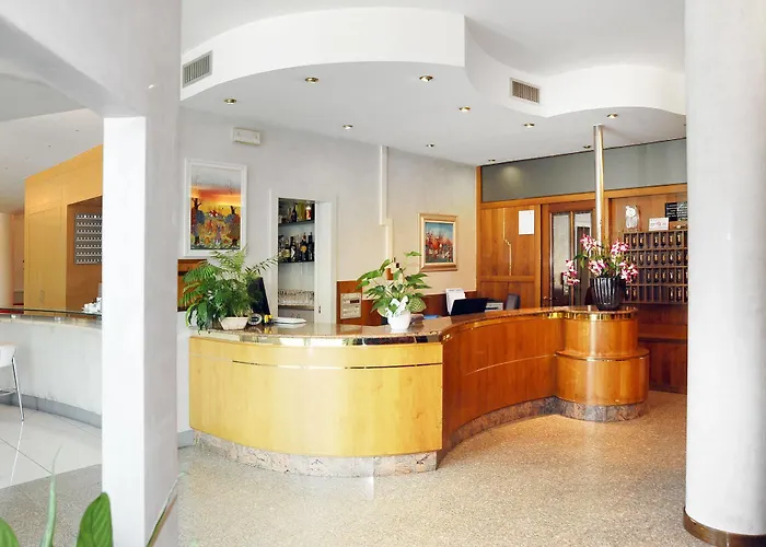 Hi - Wellness & Adults Only